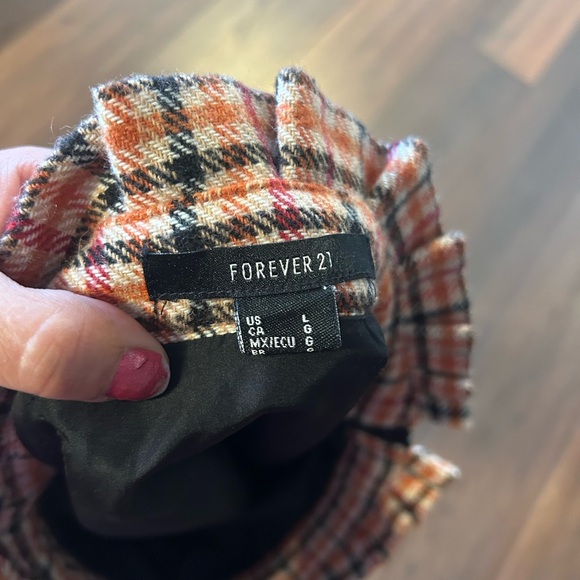 Forever 21 Checkered Plaid Mini Skirt in Red and Black, High rise and Zipper - Picture 6 of 10